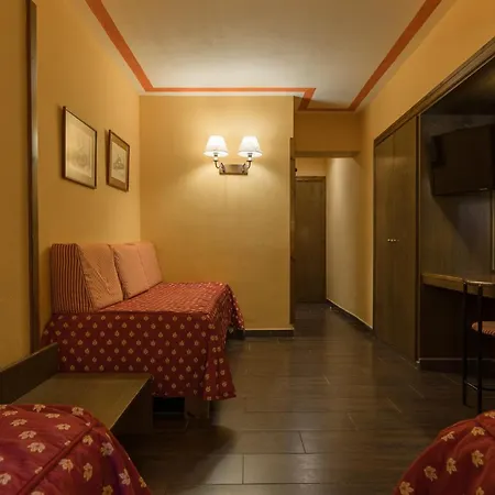 Aran La Abuela Hotel 3*