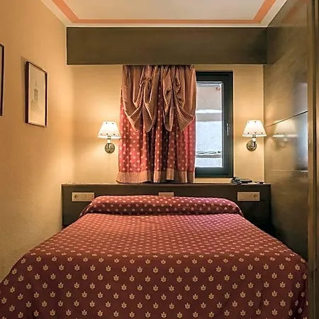 Hotel Aran La Abuela 3*